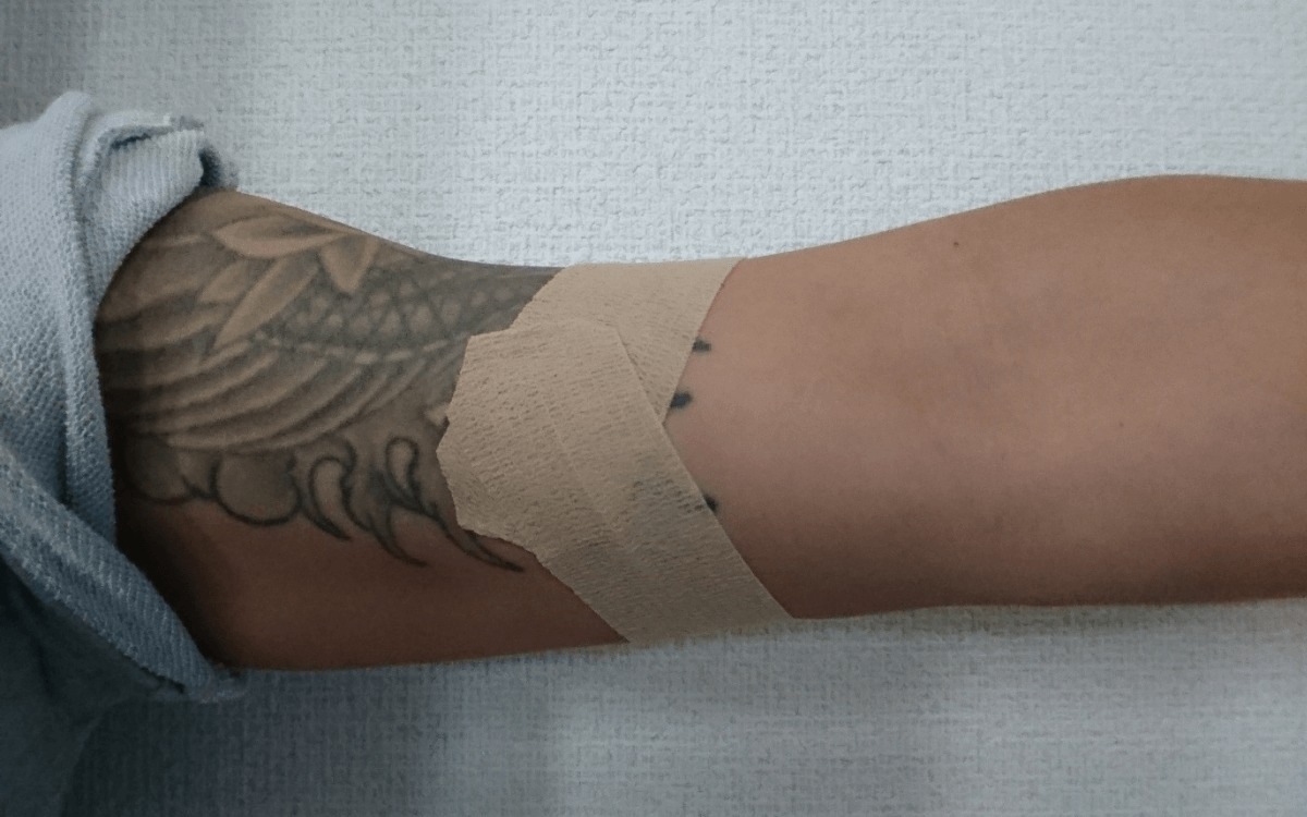 100均のテーピングシールでタトゥーを上手に隠す方法を公開 タトゥーの隠し方専門サイト