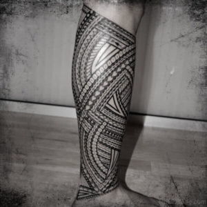 Outstanding-Tribal-Tattoo-On-Leg-600x600